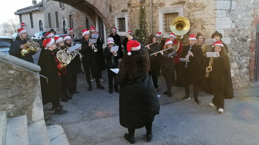 Le bande regalano emozioni con suoni magici