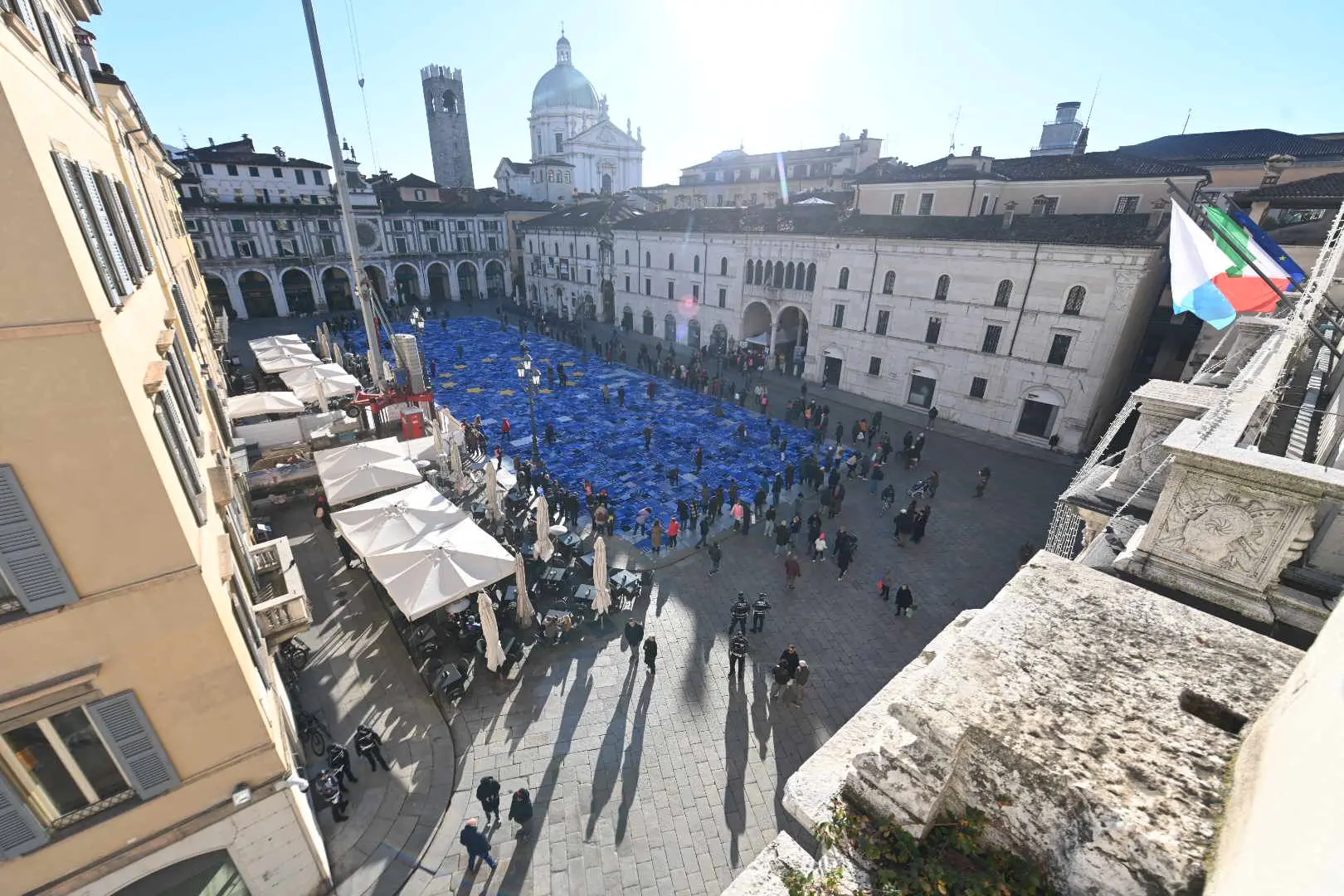 Viva Vittoria, l'installazione in piazza Loggia