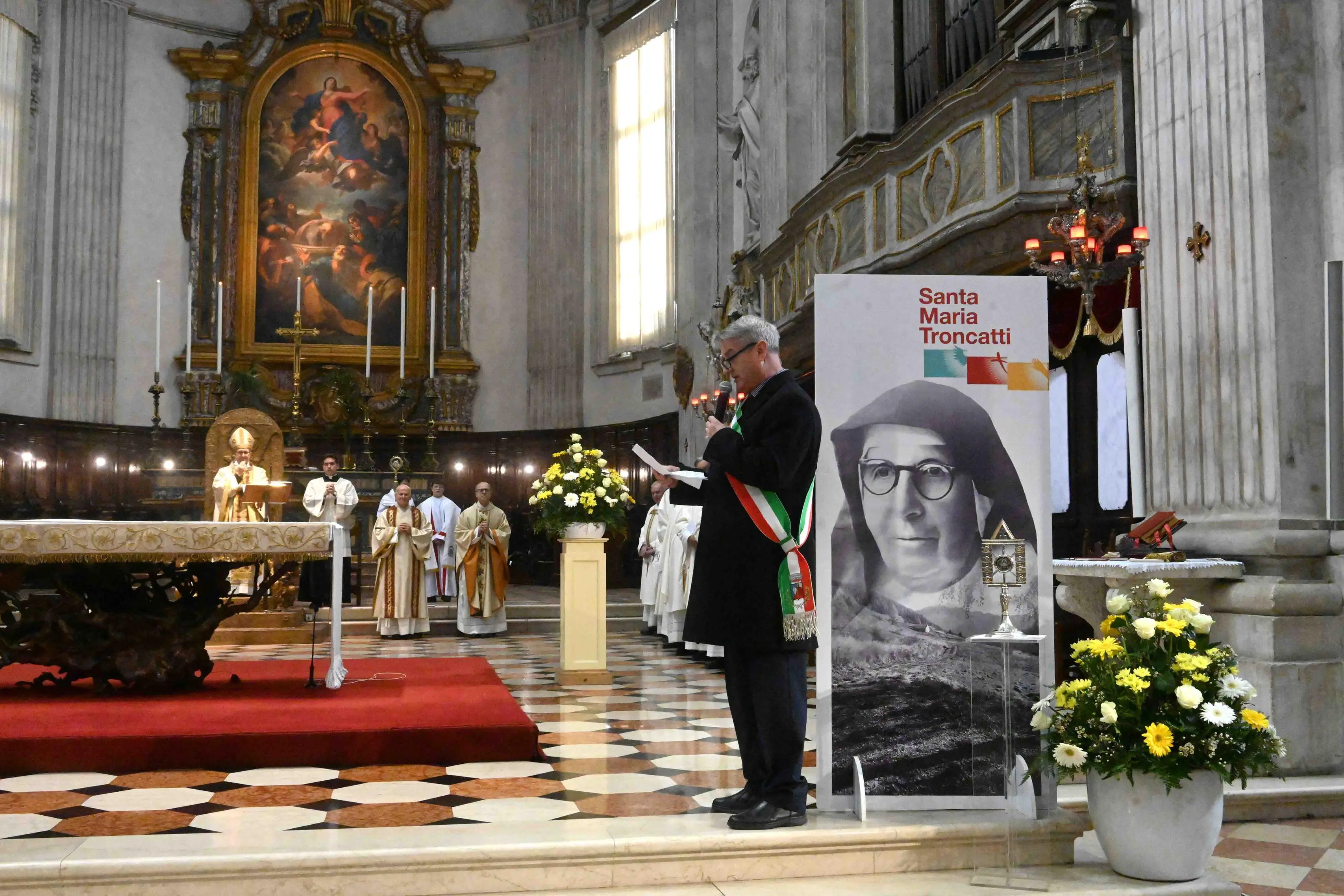 In duomo la messa per santa Maria Troncatti