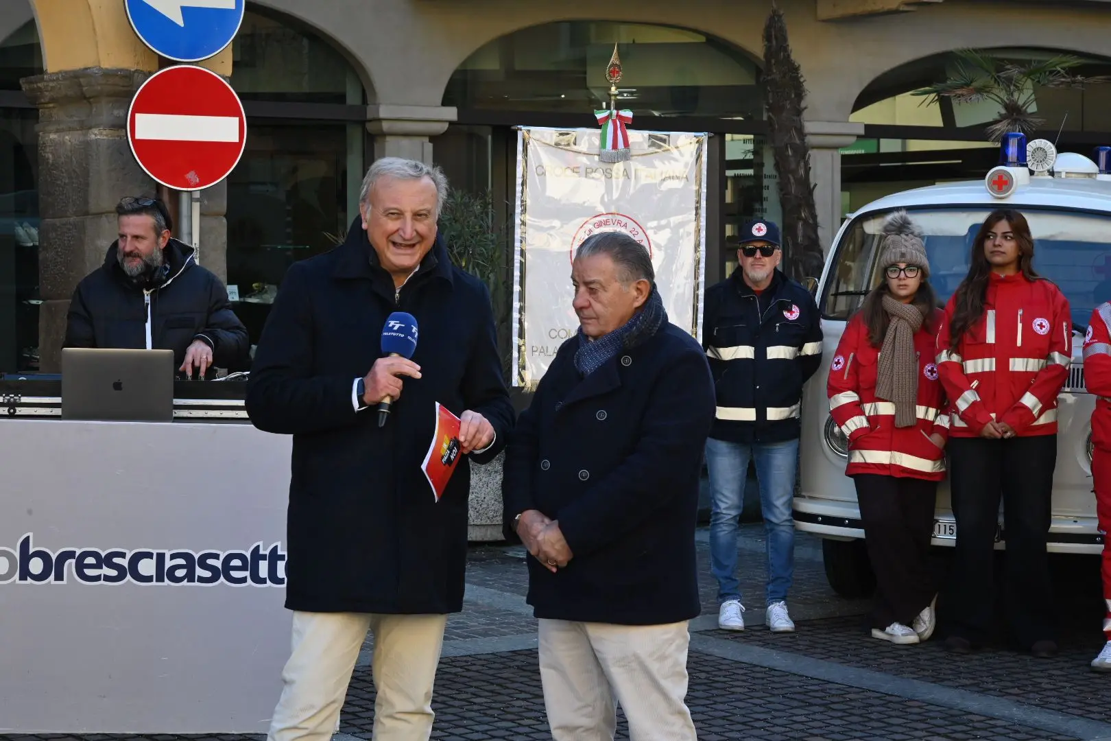 In piazza con noi a Palazzolo