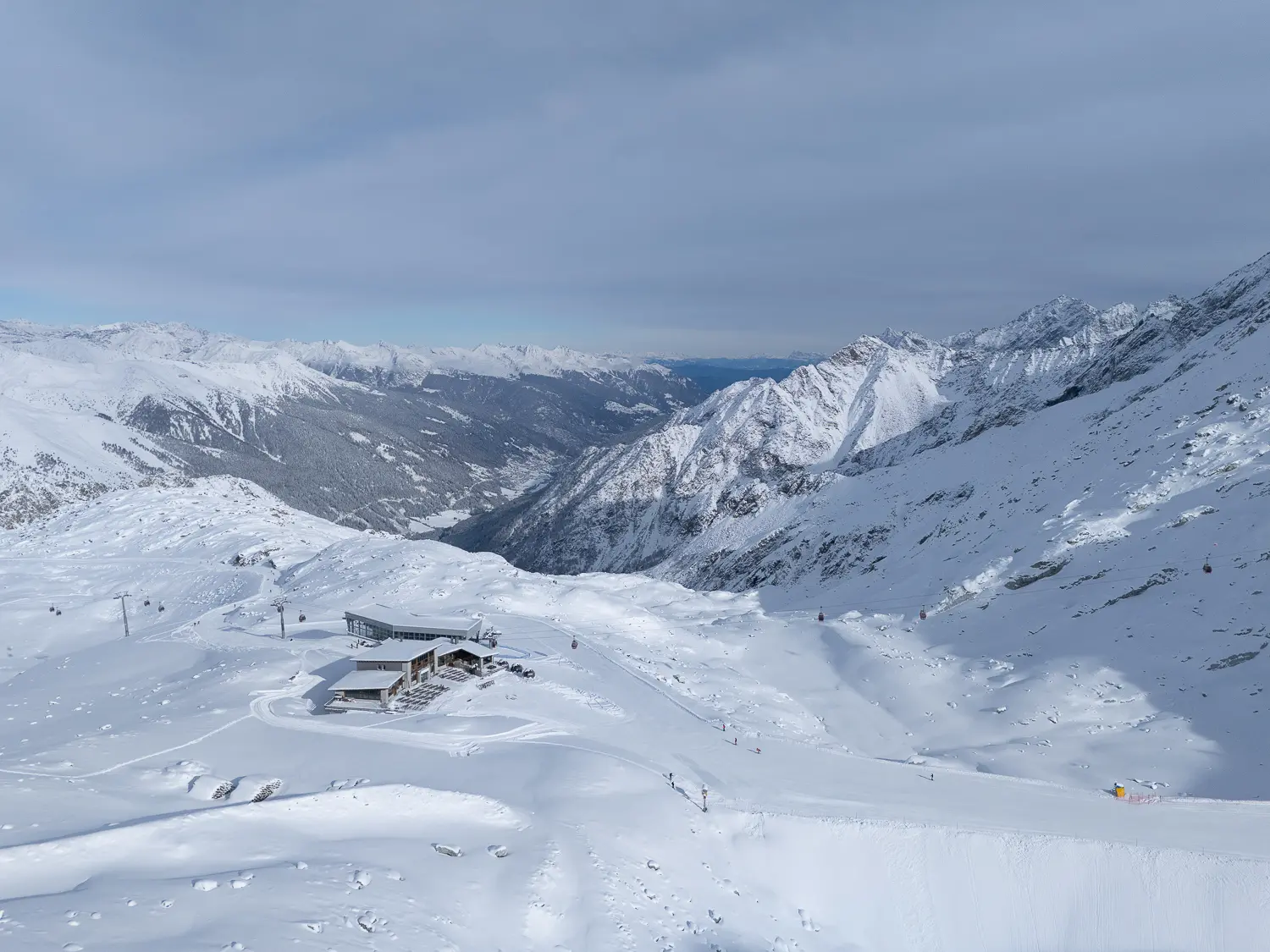 La prima sciata della stagione in Presena