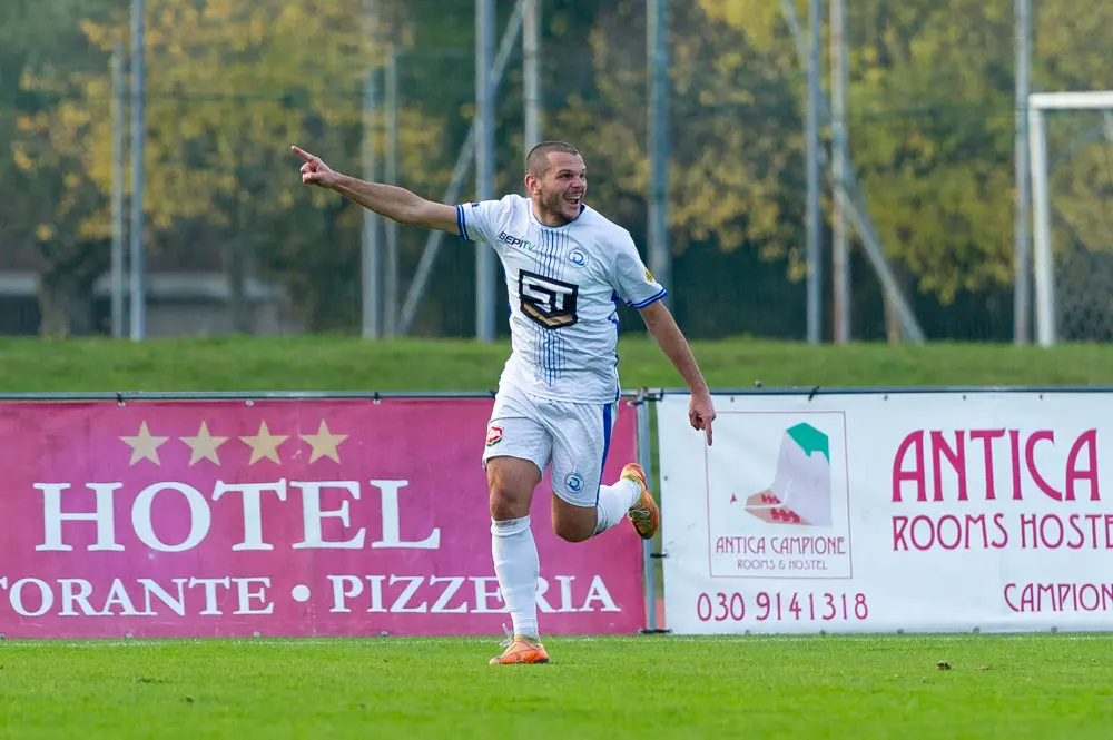 Derby di serie D, tris del Desenzano al Rovato Vertovese