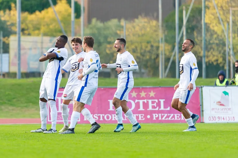 Derby di serie D, tris del Desenzano al Rovato Vertovese