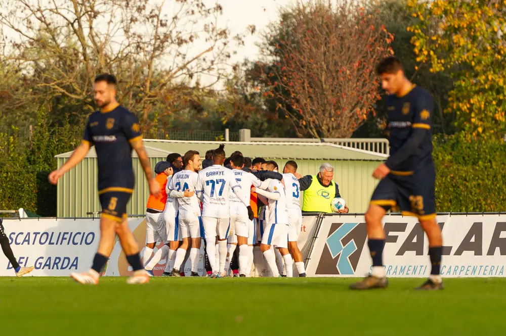 Derby di serie D, tris del Desenzano al Rovato Vertovese