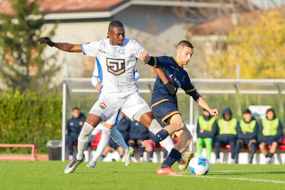 Derby di serie D, tris del Desenzano al Rovato Vertovese