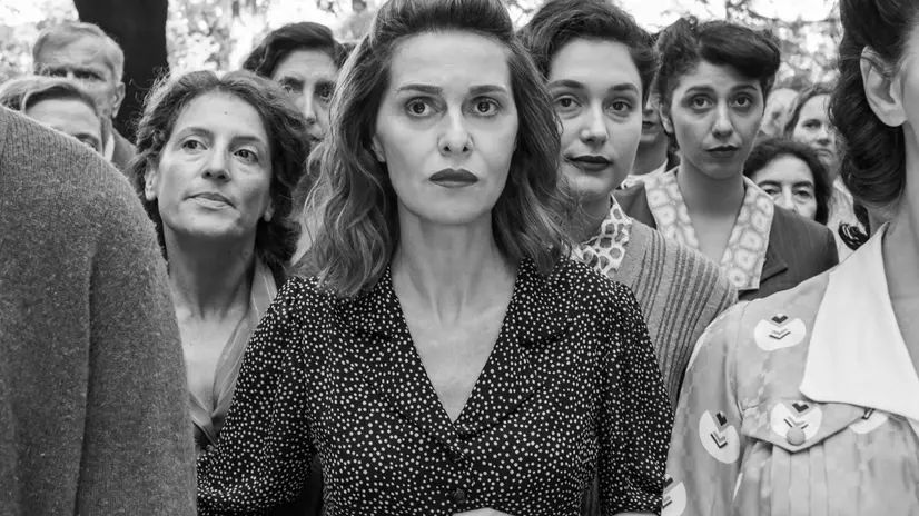 Regista e attrice. Cortellesi nel film
