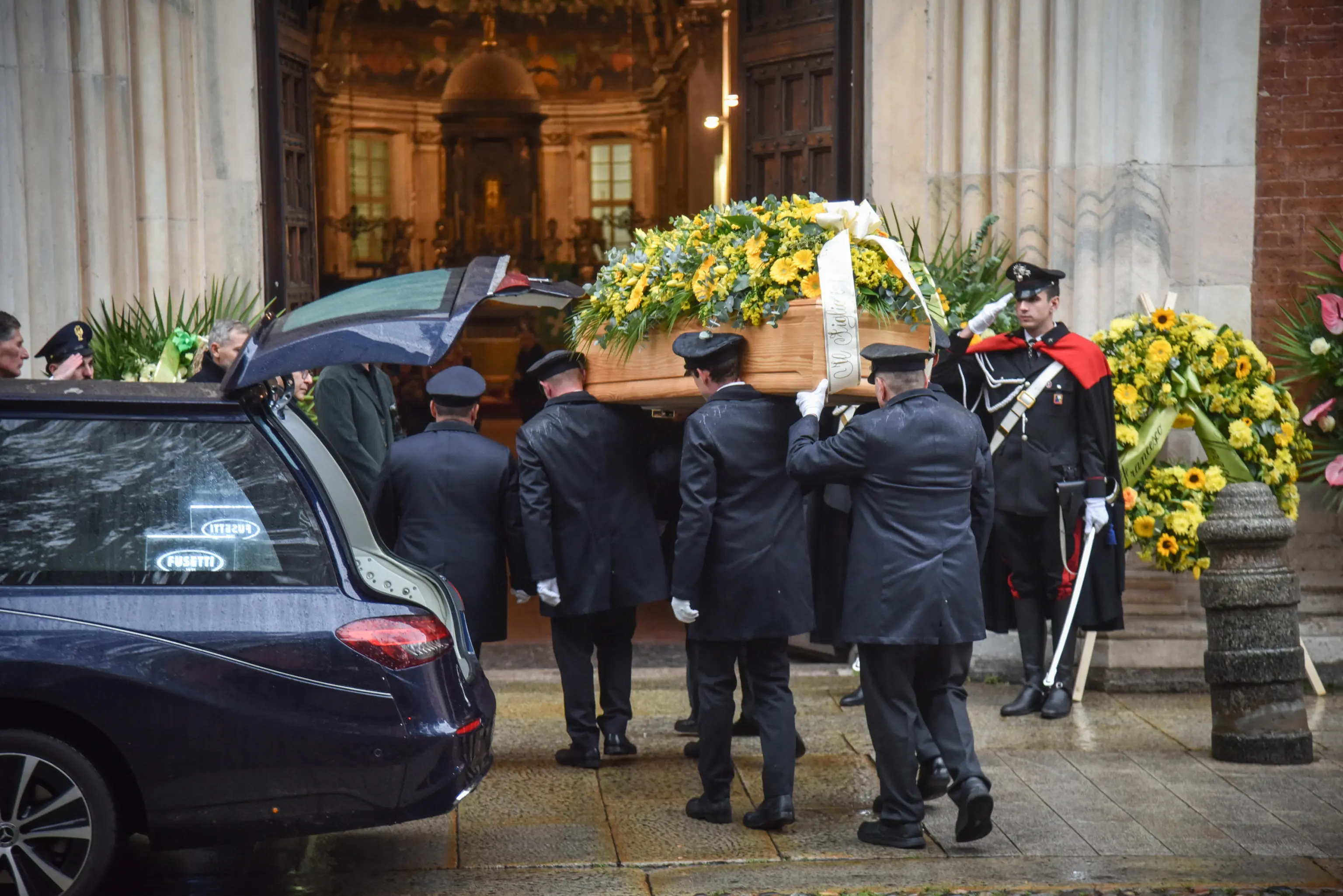 A Milano il funerale di Ornella Vanoni