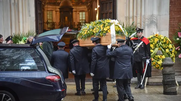 A Milano il funerale di Ornella Vanoni