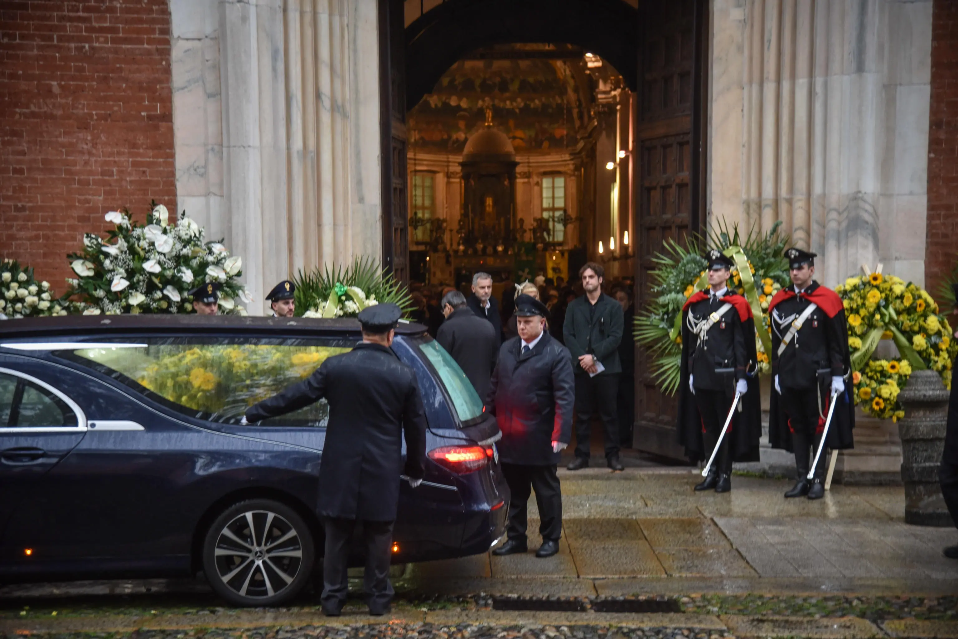 A Milano il funerale di Ornella Vanoni