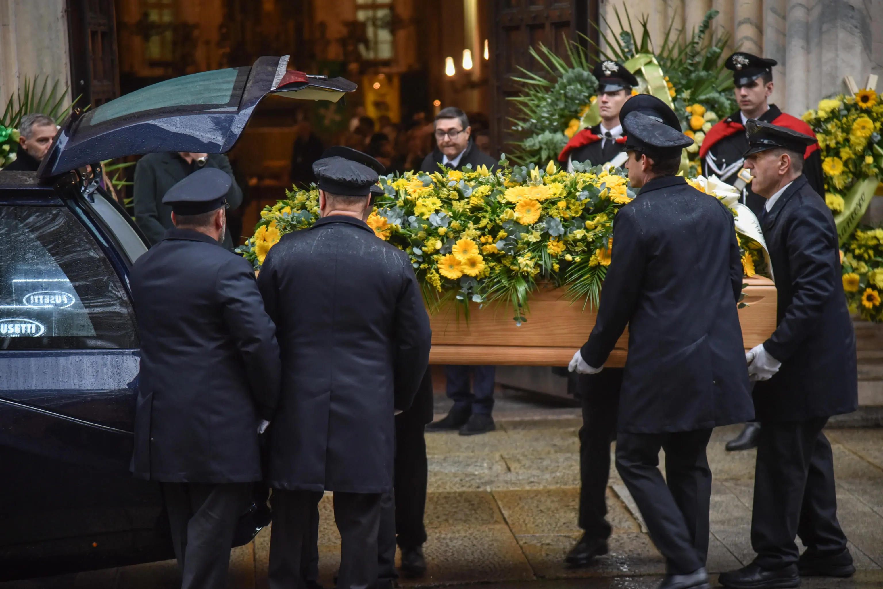A Milano il funerale di Ornella Vanoni