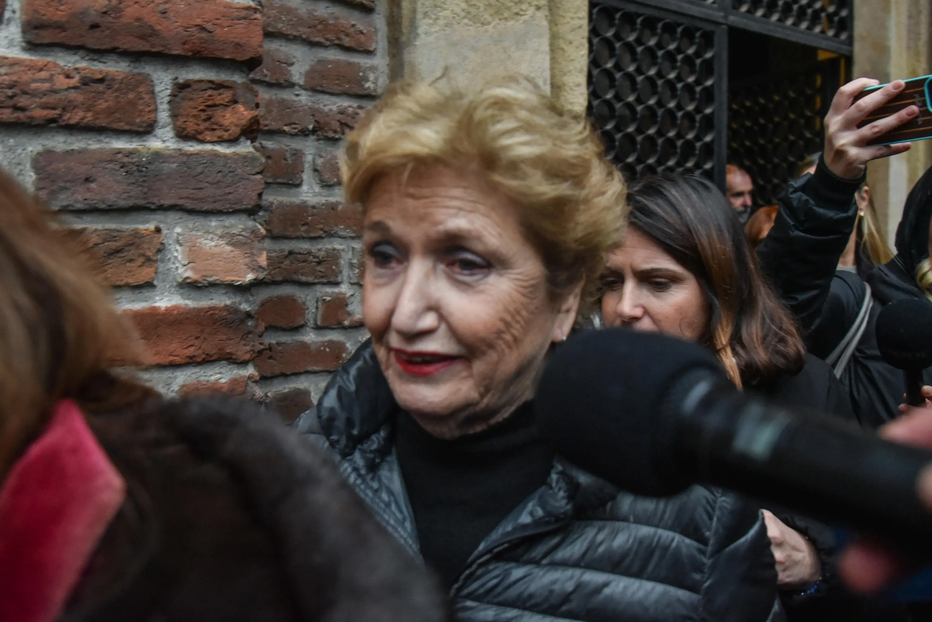 Il funerale di Ornella Vanoni, i vip e le istituzioni
