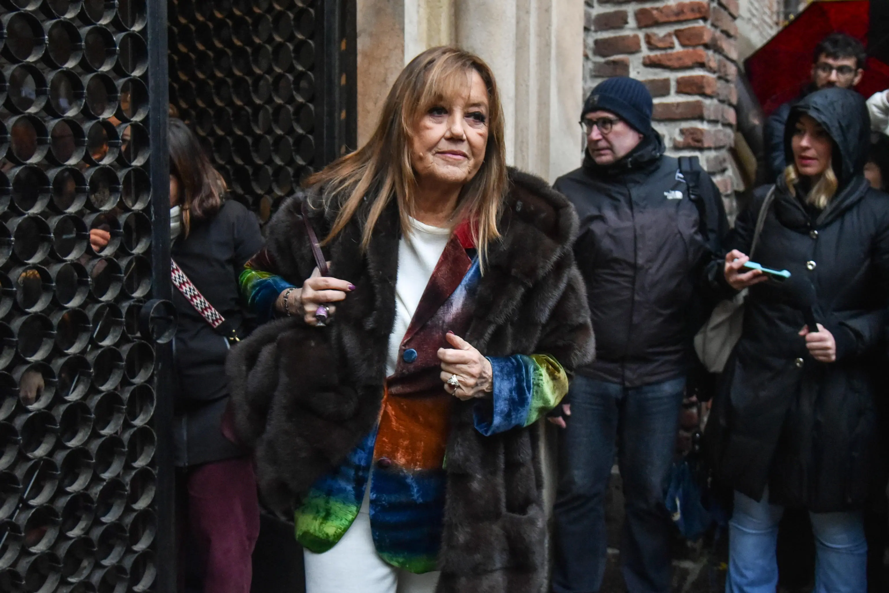 Il funerale di Ornella Vanoni, i vip e le istituzioni