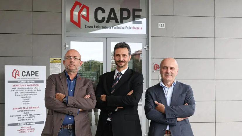Da destra, il presidente, il direttore Nicolò Depellegrin e il vice presidente di Cape