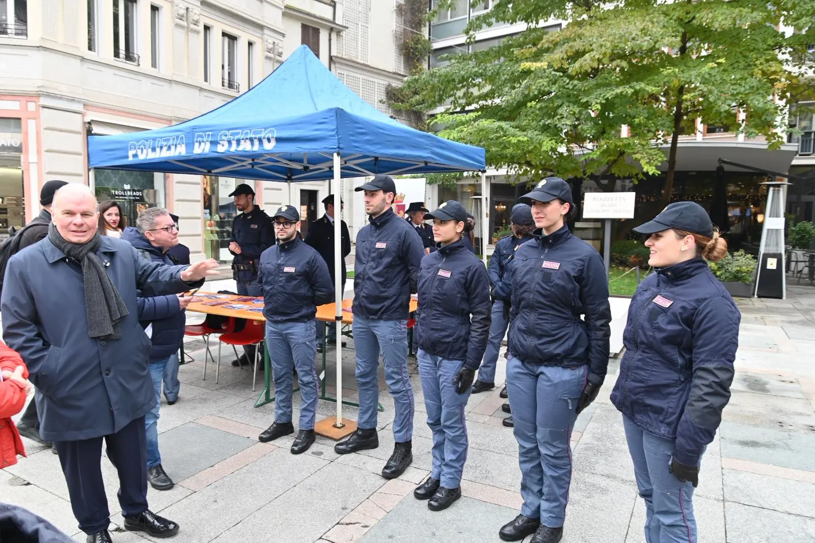 Giornata contro la violenza sulle donne: la Polizia di Stato in corso Zanardelli