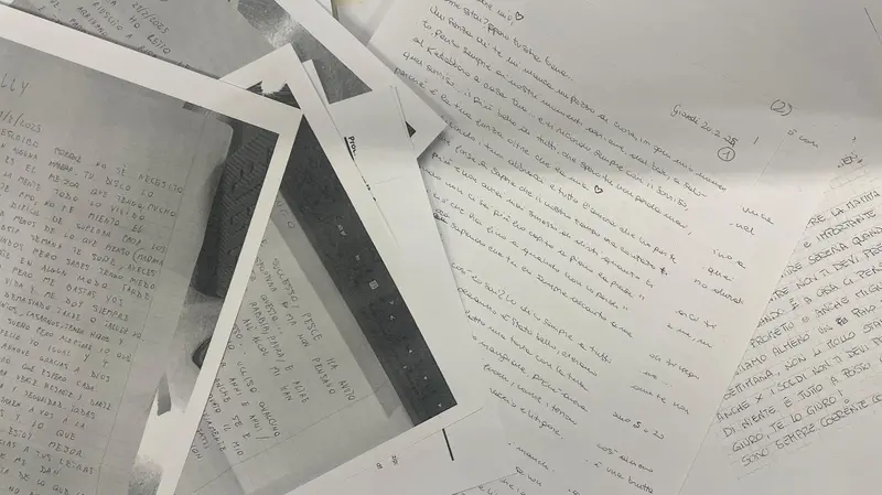 Le lettere che il giovane ha ricevuto in carcere dagli amici