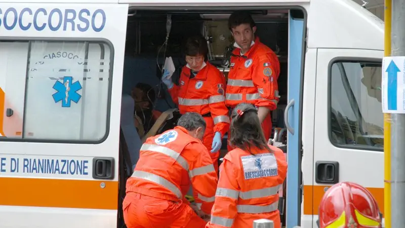 L'uomo portato in ospedale in codice rosso