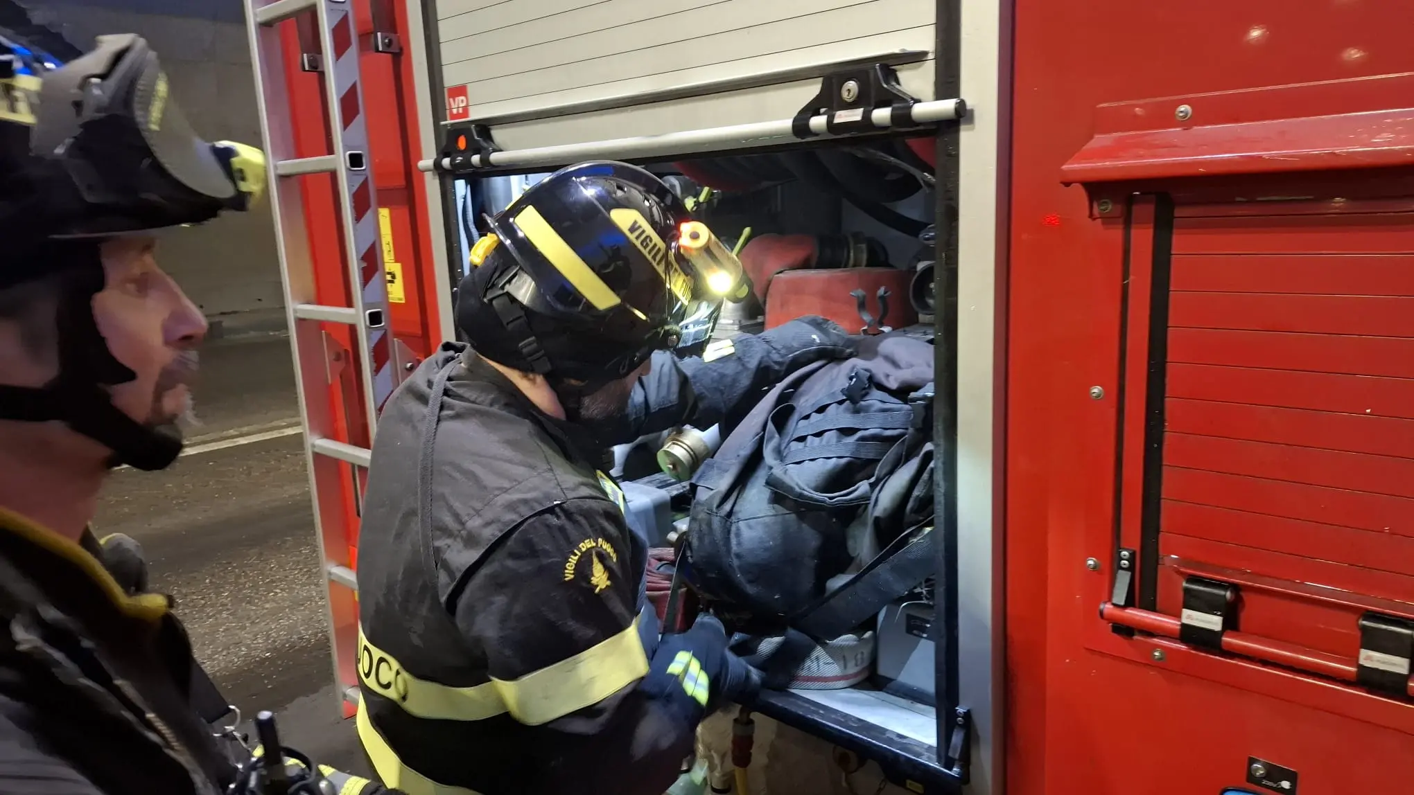 Danneggiato un tubo nella galleria Carpeneda