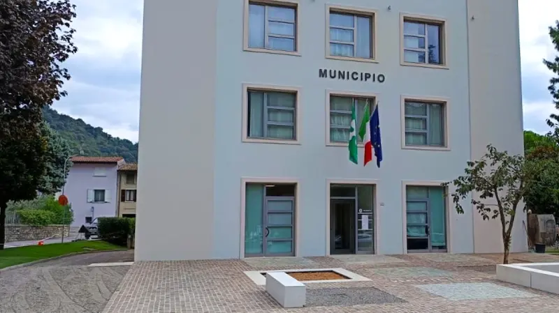 Il municipio di Villanuova - © www.giornaledibrescia.it