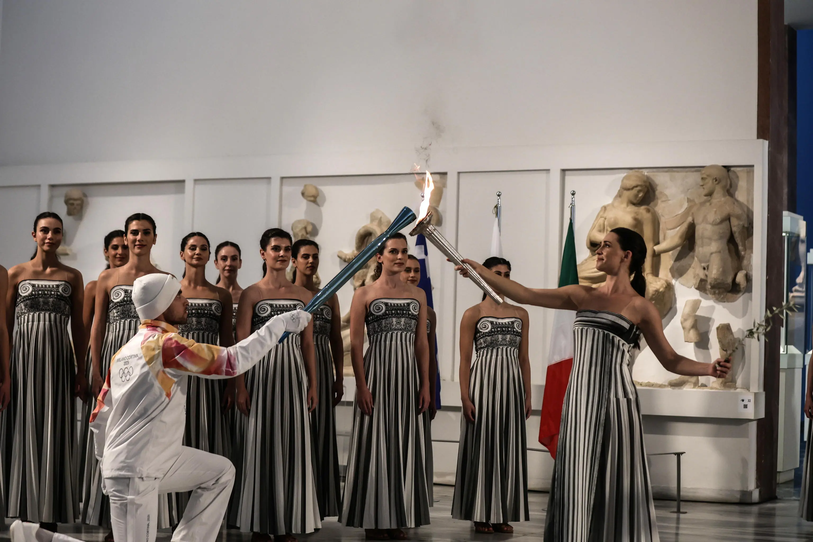 L'accensione della fiamma olimpica a Olimpia