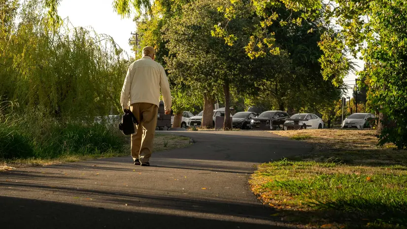 L'anziano è stato aggredito mentre stava passeggiando