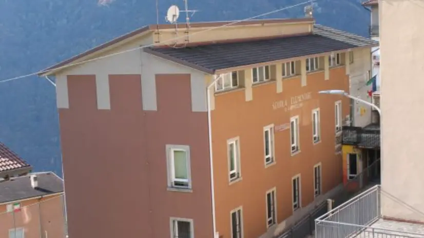 La scuola media di Berzo Demo - © www.giornaledibrescia.it