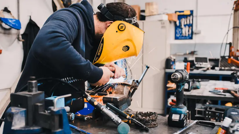 Un'azienda manifatturiera bresciana - © www.giornaledibrescia.it