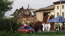 La cascina dopo l'esplosione - Foto Ansa © www.giornaledibrescia.it