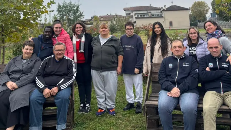Alcune delle persone coinvolte nel progetto - © www.giornaledibrescia.it