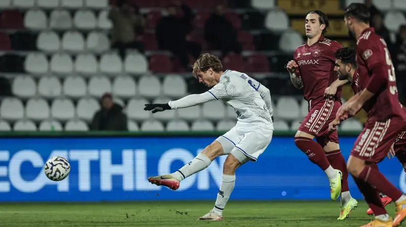 Il destro vincente di Vido - Foto New Reporter Comincini © www.giornaledibrescia.it