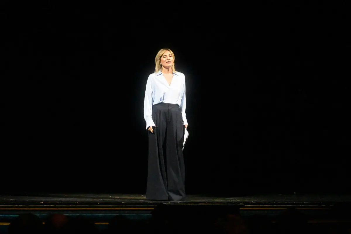 Lo spettacolo vite in attesa al Teatro Sociale