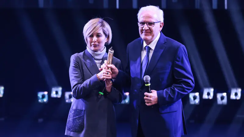 Renato Soncina riceve il premio per Omsi - Foto New Reporter Favretto/Comincini © www.giornaledibrescia.it