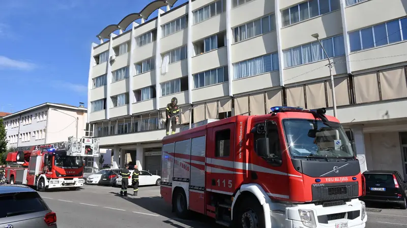 Una degli interventi in via Montello - Foto Gabriele Strada New Eden Group © www.giornaledibrescia.it