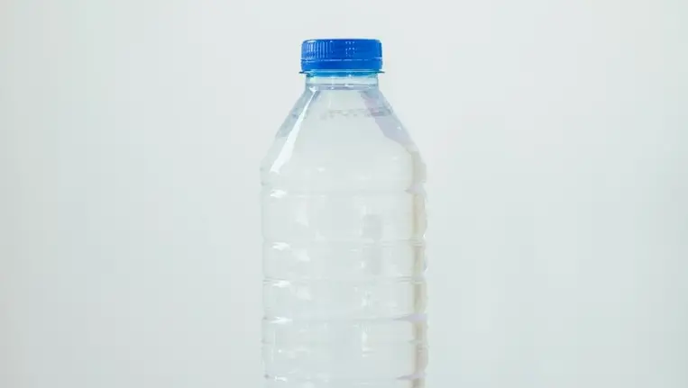 La signora della bottiglia, una storia quasi termale - © www.giornaledibrescia.it