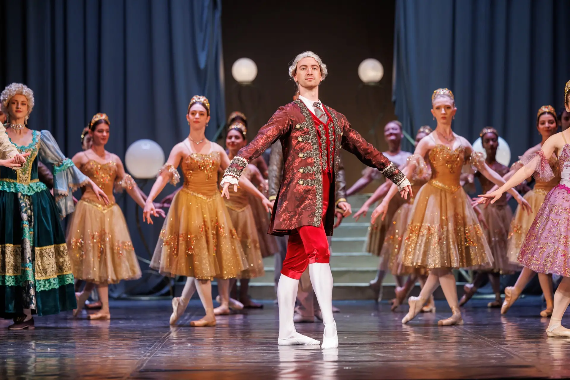 Il Balletto del Teatro dell'Opera Nazionale della Romania porta Cenerentola al Sociale