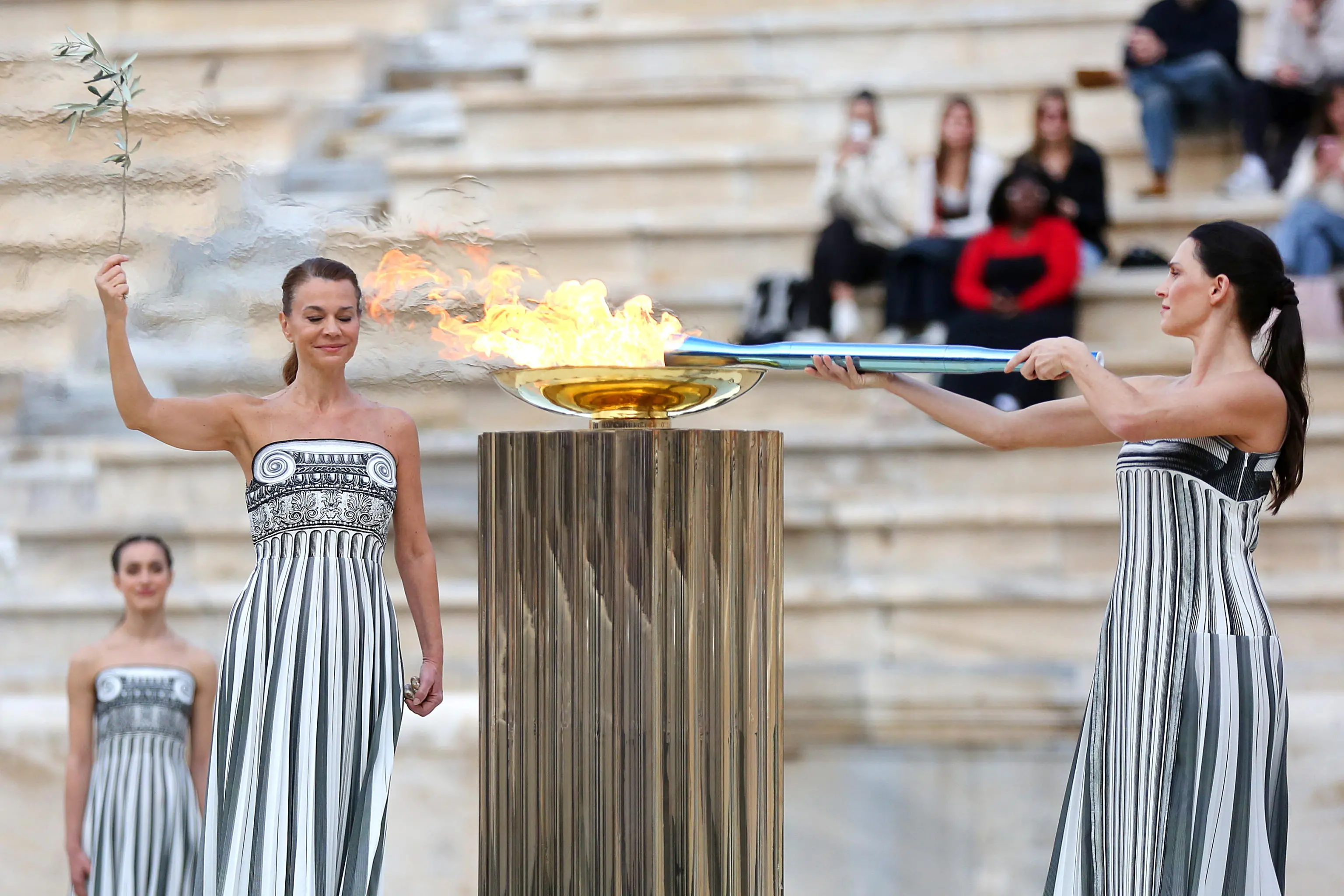 L'accensione della fiamma olimpica ad Atene