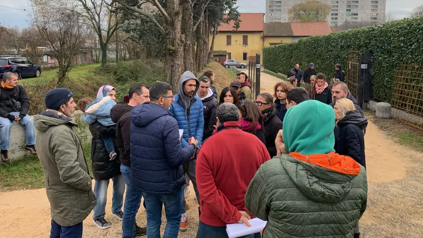 Il picchetto di Diritti per tutti - © www.giornaledibrescia.it