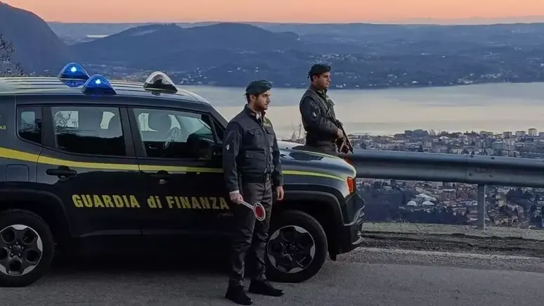 La Guardia di Finanza ha sequestrato beni e prodotti dal valore di circa 2,3 milioni di euro
