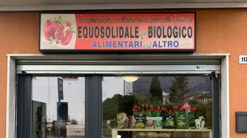 Il nuovo negozio aperto dalla Cooperativa solidarietà sociale - © www.giornaledibrescia.it