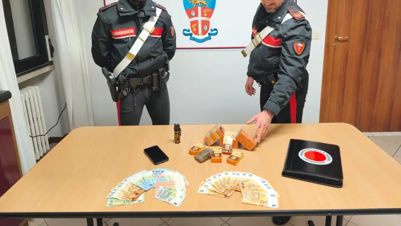 Droga e contanti sequestrati dai carabinieri di Desenzano