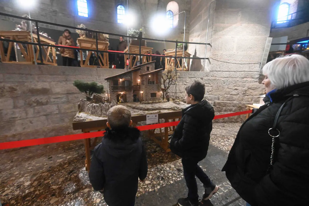 L'inaugurazione della mostra dei presepi Mcl