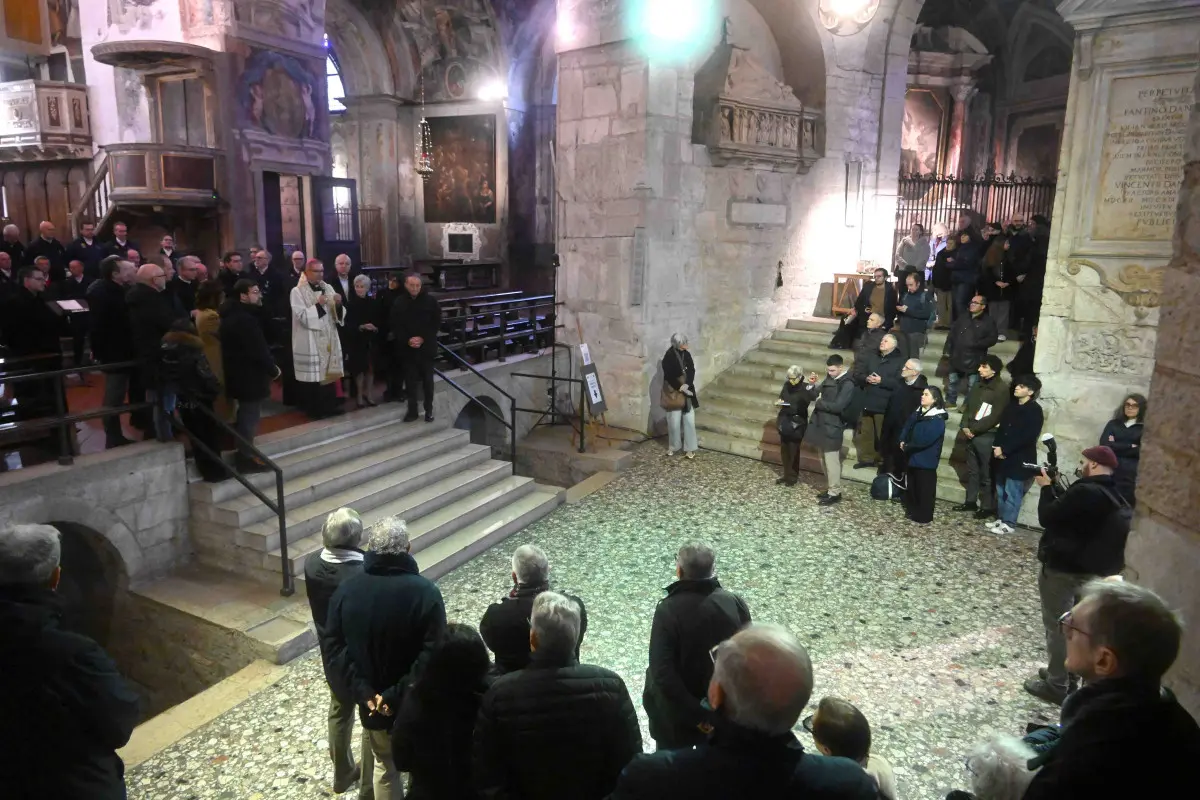 L'inaugurazione della mostra dei presepi Mcl