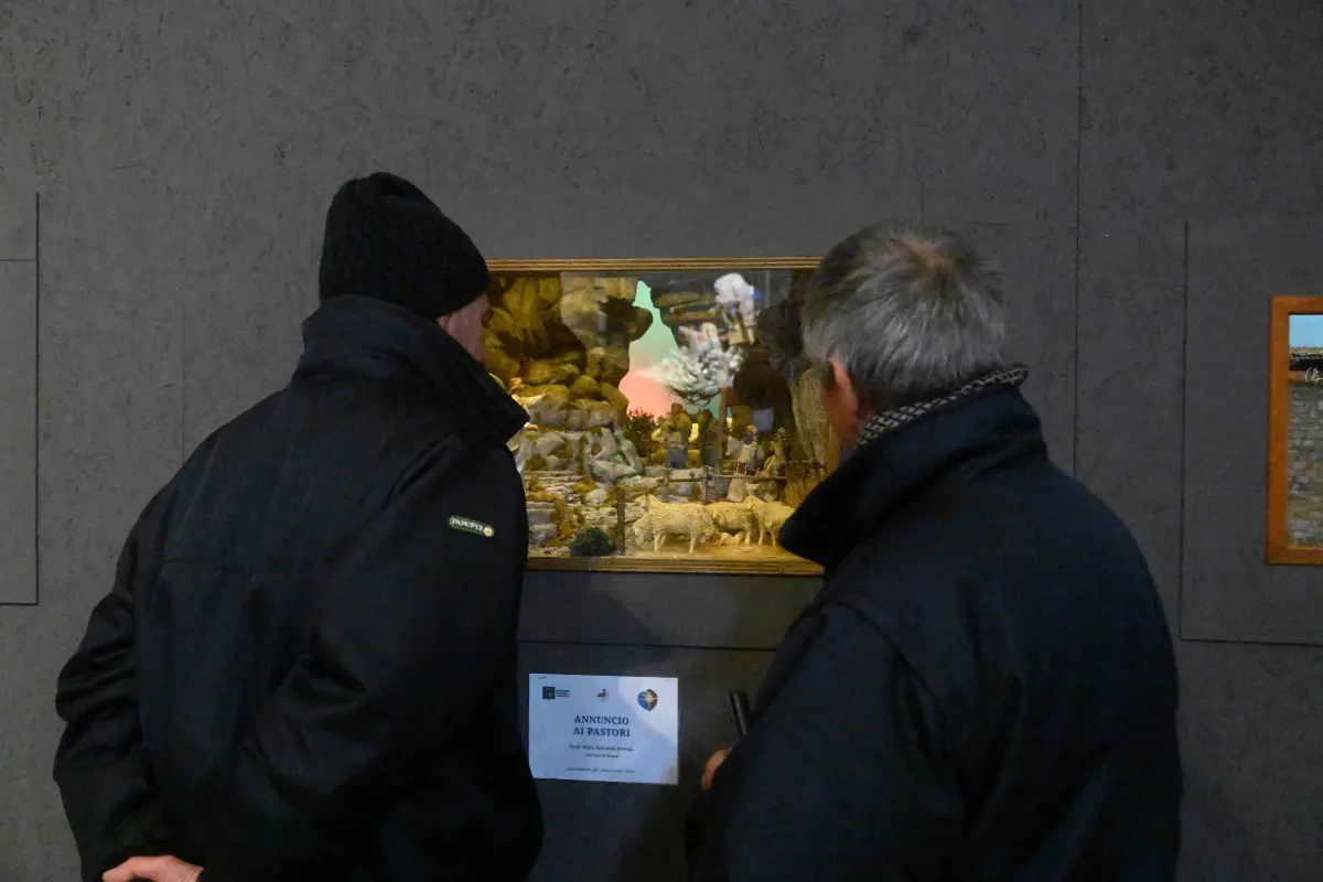 L'inaugurazione della mostra dei presepi Mcl