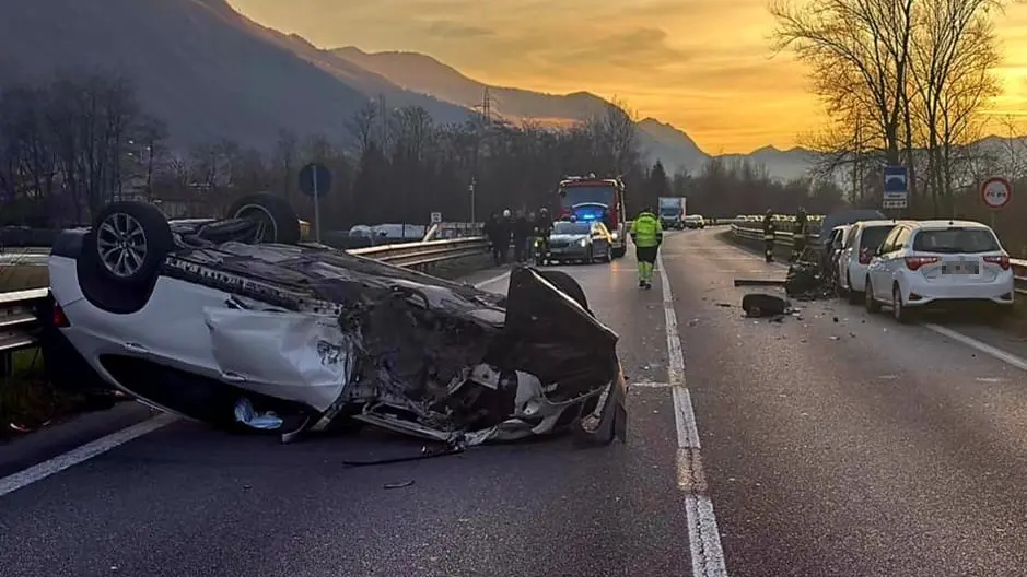 Incidente lungo la Ss42 a Esine: traffico in tilt e lunghe code ...