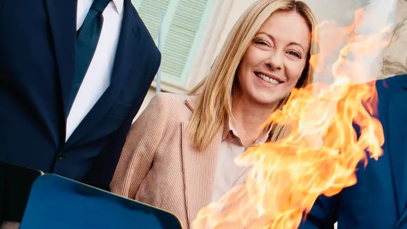 Giorgia Meloni all'arrivo della fiamma olimpica in Piazza Quirinale - Ansa © www.giornaledibrescia.it