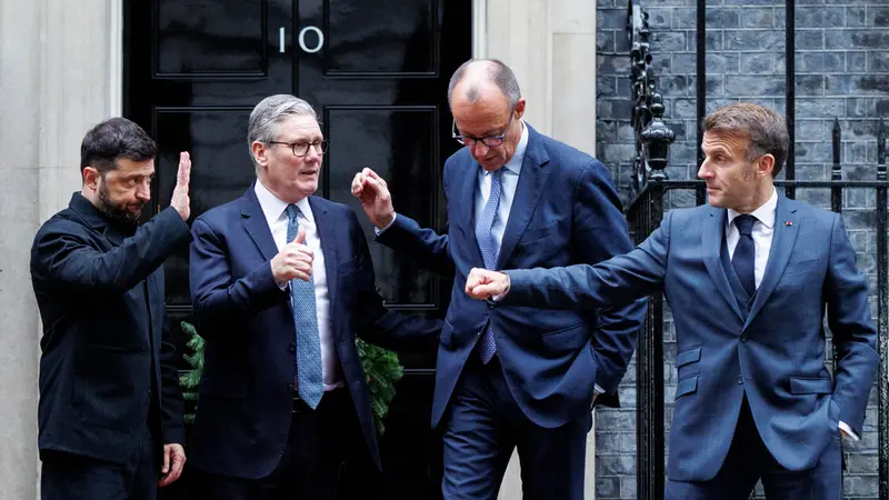 Volodymyr Zelensky, Keir Starner, Friedrich Merz ed Emmanuel Macron - Foto Ansa © www.giornaledibrescia.it