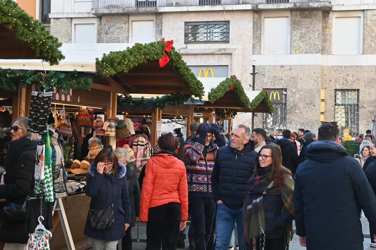 Il centro di Brescia gremito per l'Immacolata