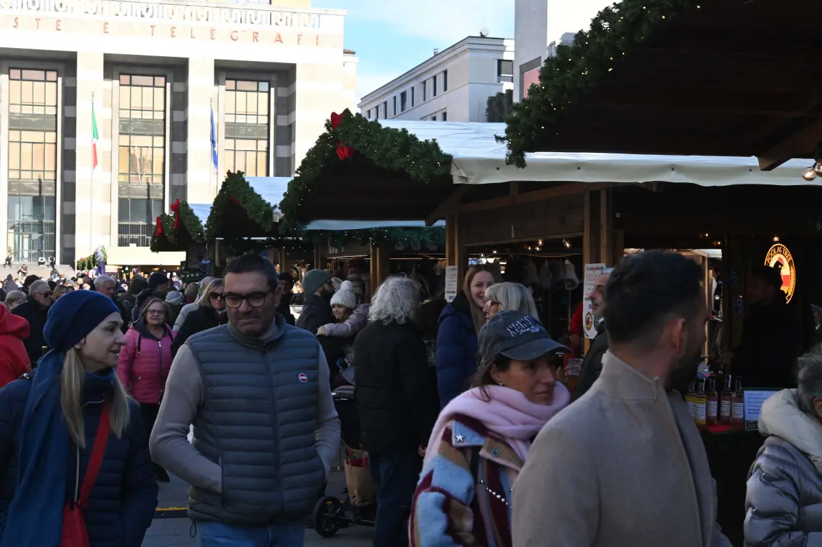 Il centro di Brescia gremito per l'Immacolata