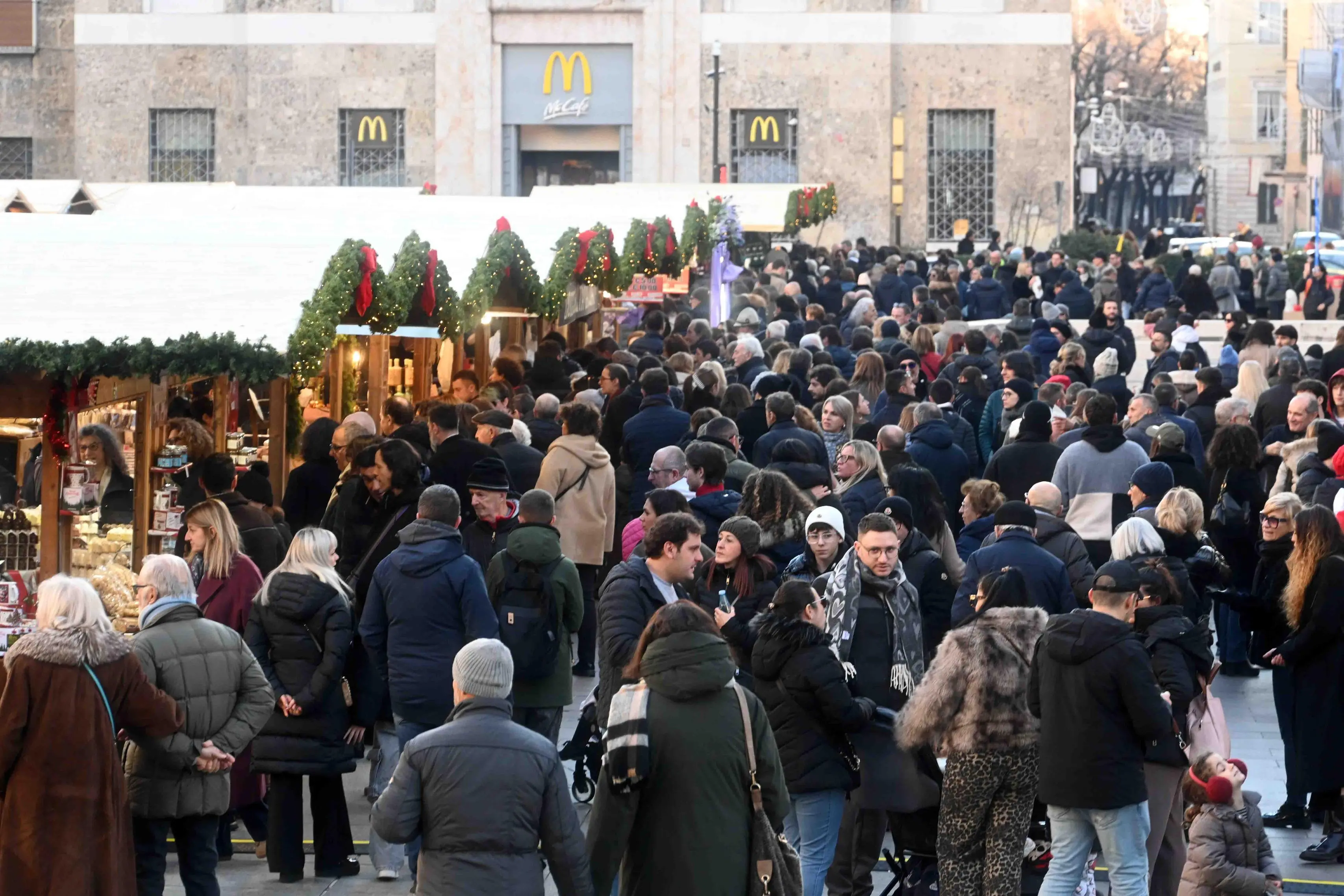 CRONACA BRESCIA CENTRO FESTA DELL'IMMACOLATA PER CARINI 08-12-2025 MARCO ORTOGNI NEW EDEN GROUP