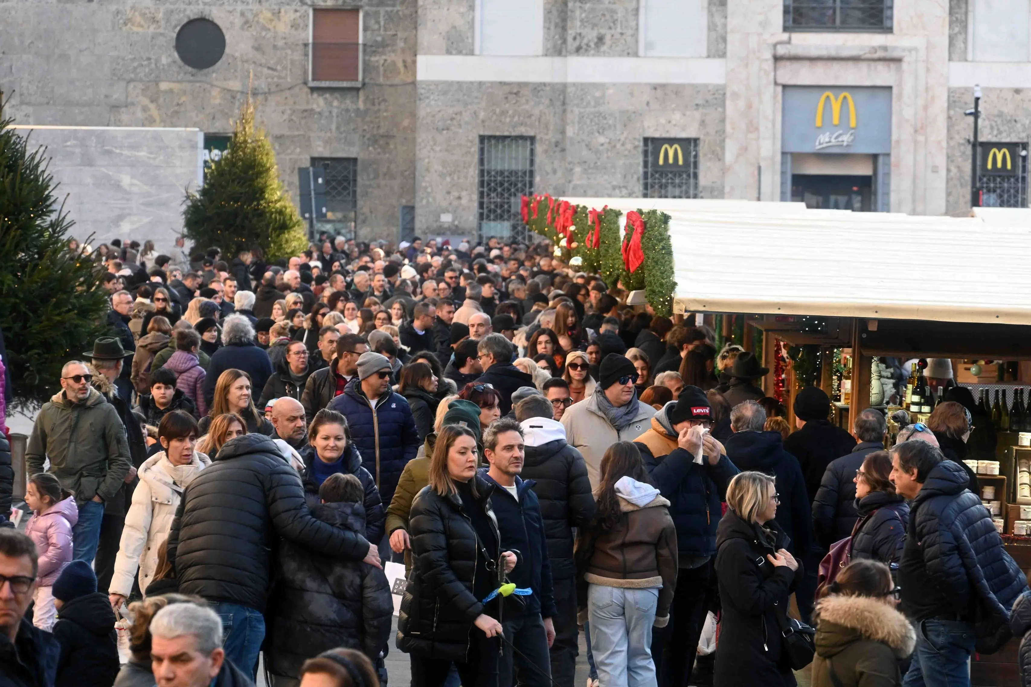 CRONACA BRESCIA CENTRO FESTA DELL'IMMACOLATA PER CARINI 08-12-2025 MARCO ORTOGNI NEW EDEN GROUP