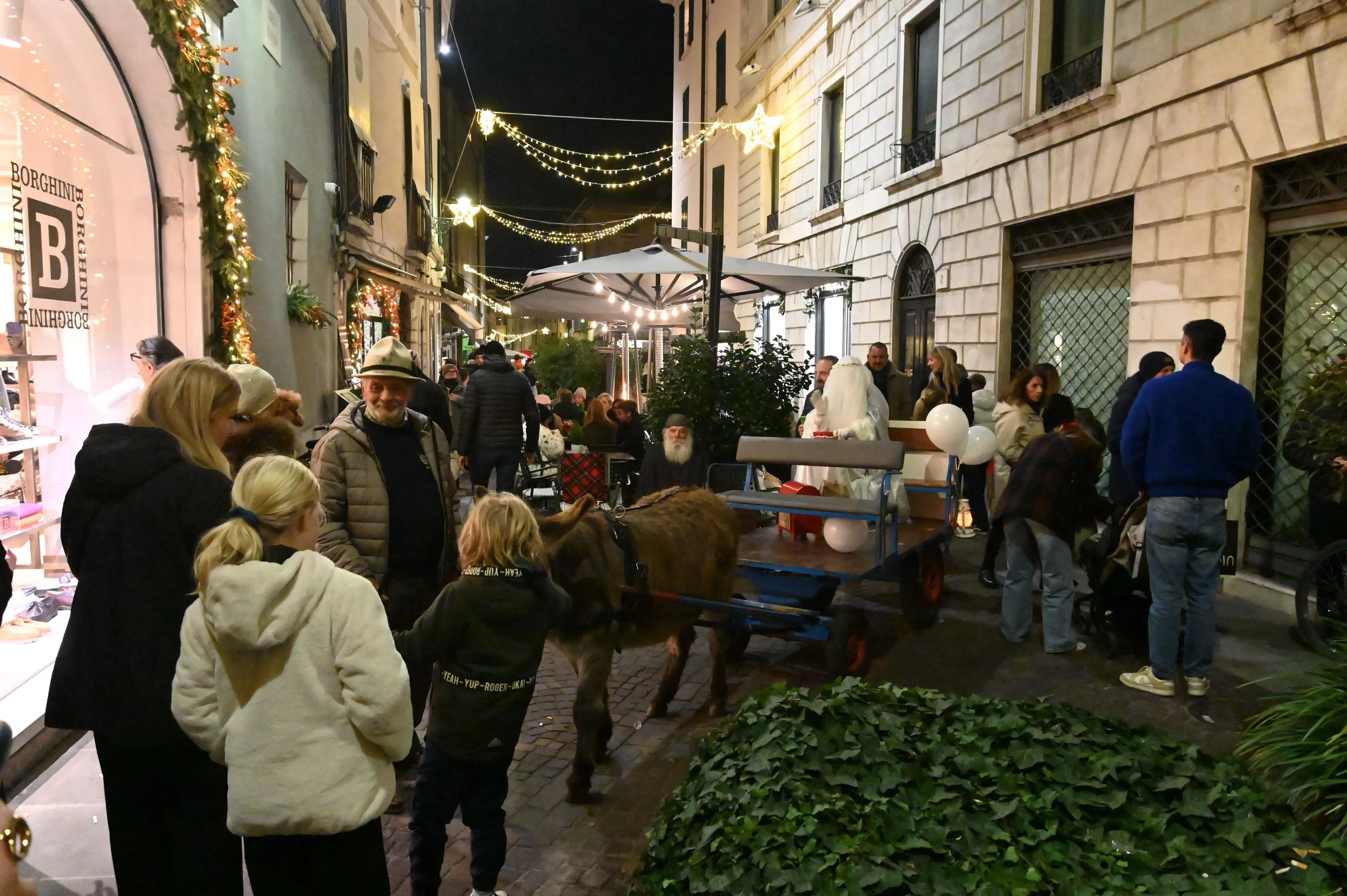 CRONACA  BRESCIA GENTE IN CENTRO REDAZIONE CRONACA 08-12-2025 GABRIELE STRADA NEW EDEN GROUP                             